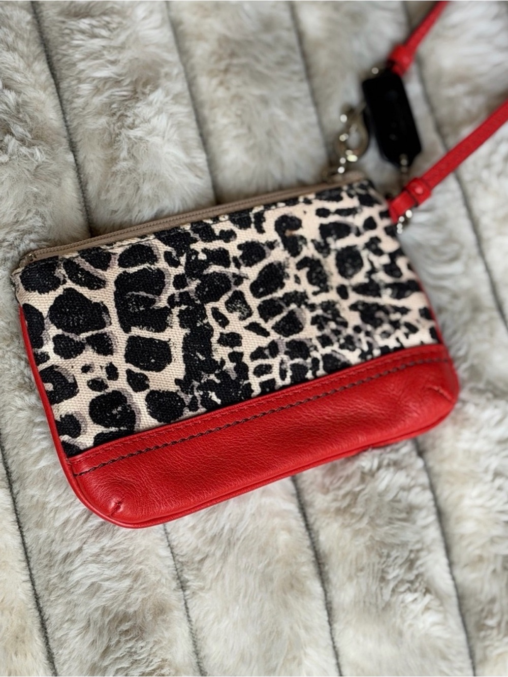 Coach Red Leather & Black Leopard Print Wristlet Clutch Pouch Hang Tag Zip Strap - Picture 2 of 9
